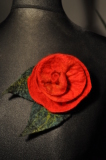 Brosza róża czerwona